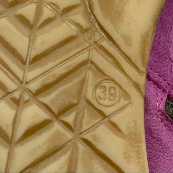 Miz Mooz Flaire Sandals. Size 9 - Picture 2 of 11